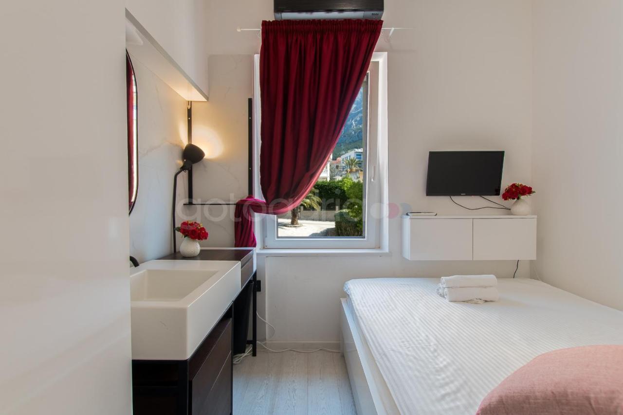 Beachfront Deluxe B&B Makarska Exterior photo