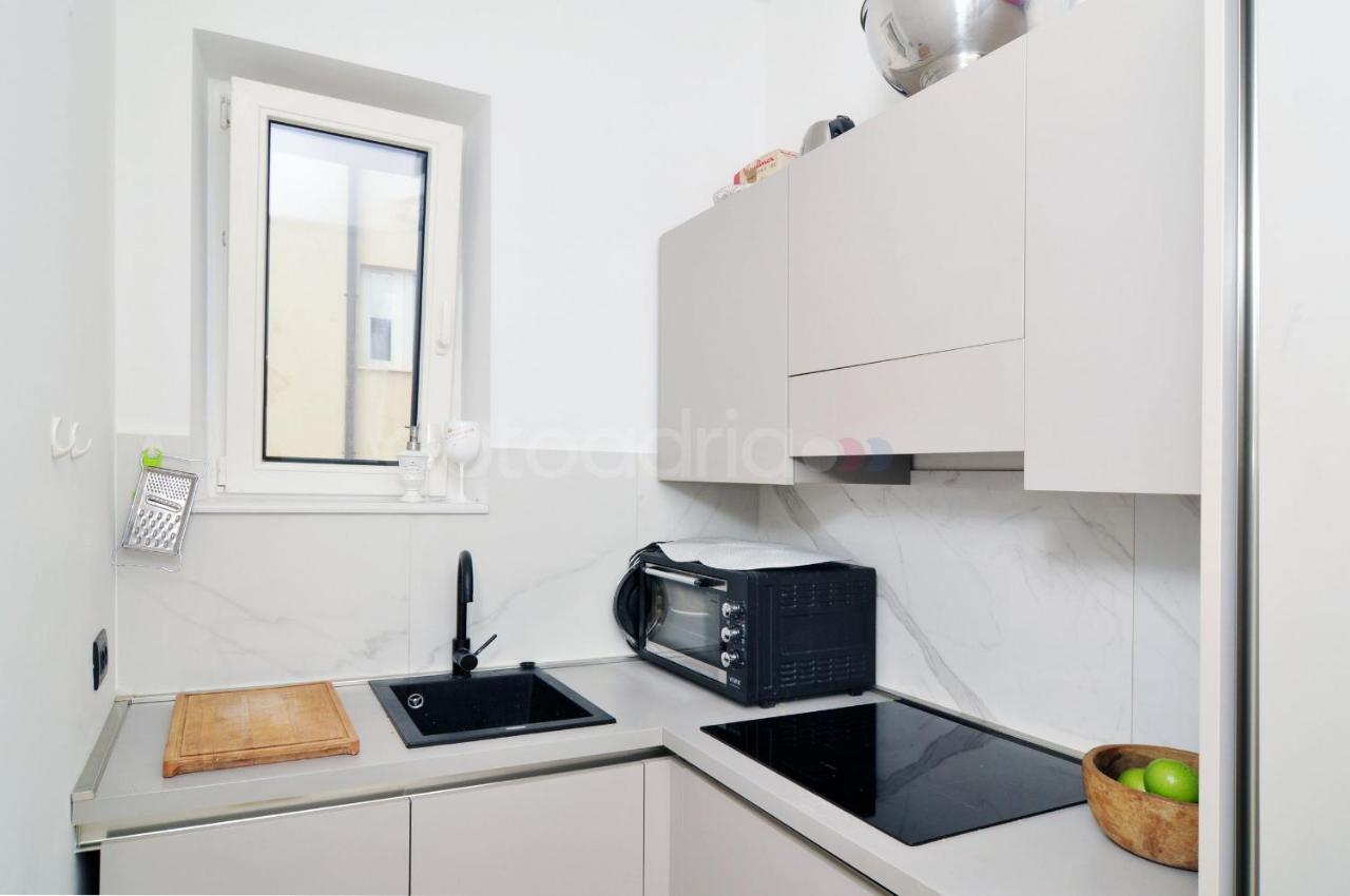 Beachfront Deluxe B&B Makarska Exterior photo